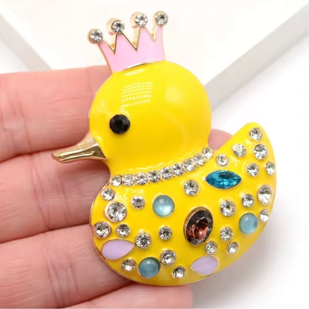 Yellow Duck Gold Crystal Brooch - Picture 2 of 10